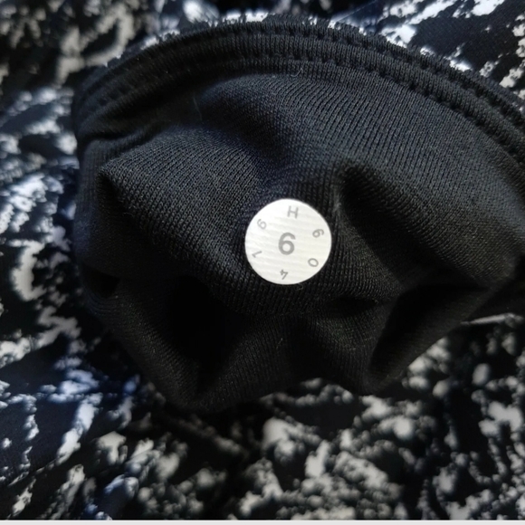 Lululemon Deep Breath Leggings UK Size 10 Ice Wave Pattern Full Length Yoga US 6 - Picture 6 of 10